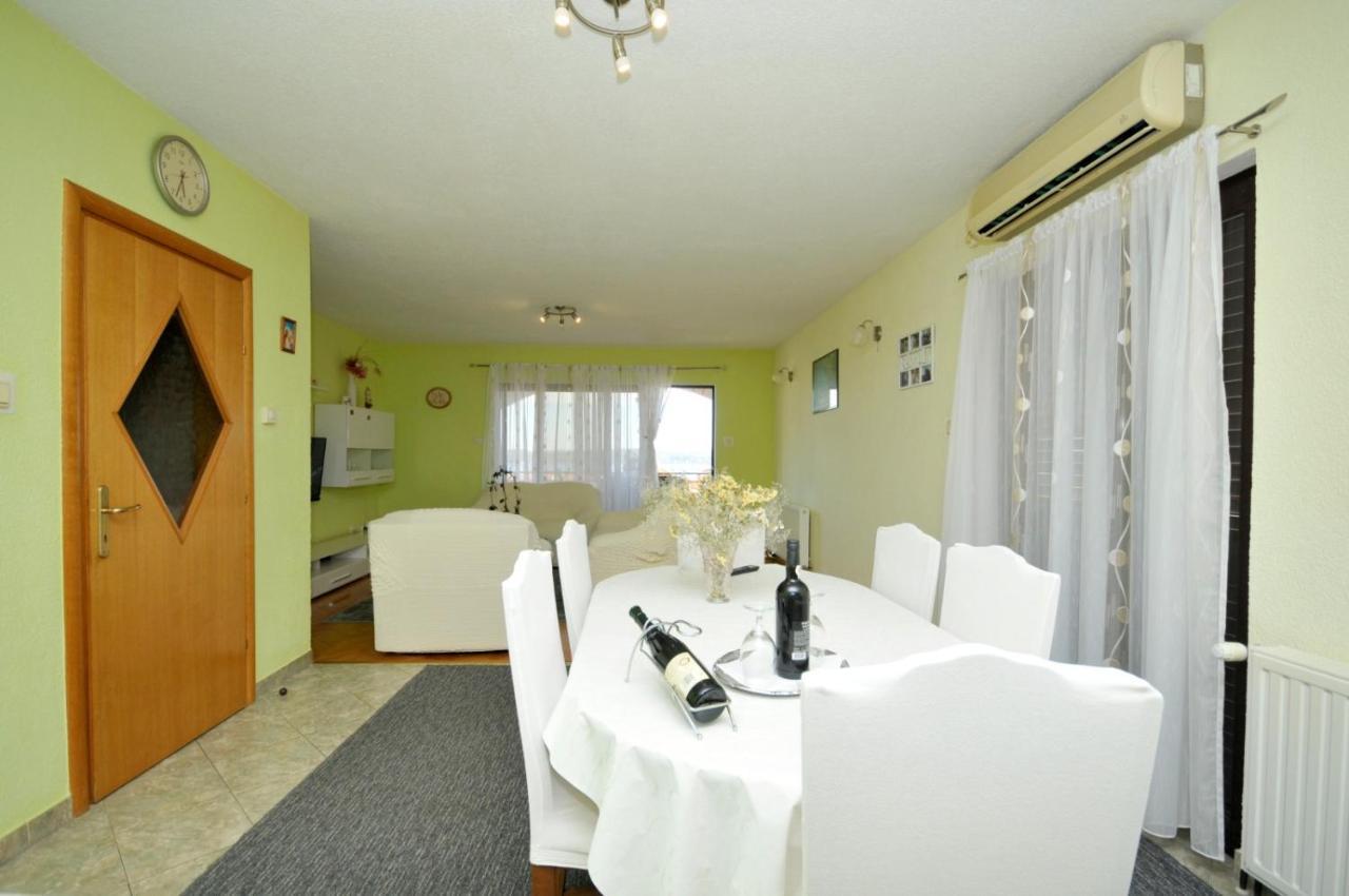 Roso Apartment With Sea View Трогир Экстерьер фото
