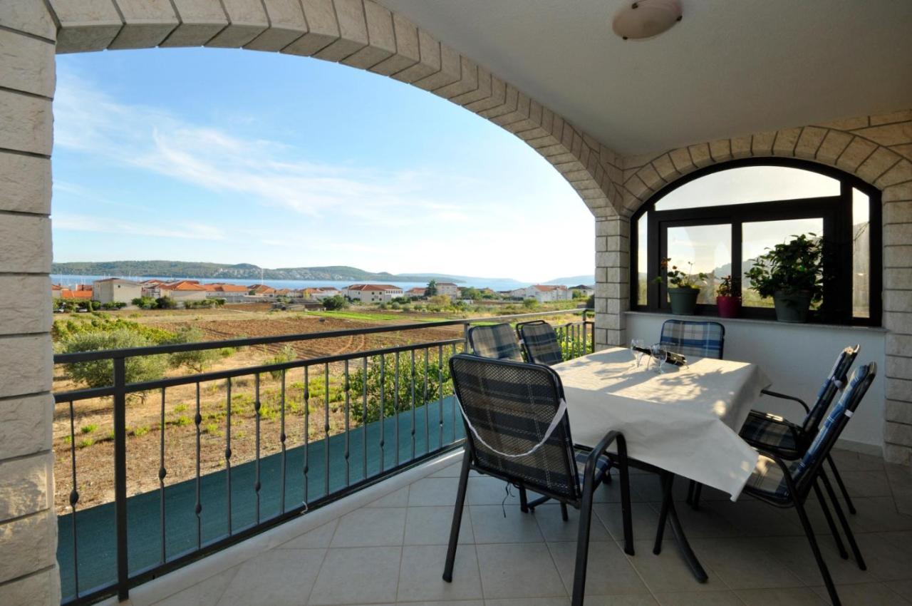 Roso Apartment With Sea View Трогир Экстерьер фото