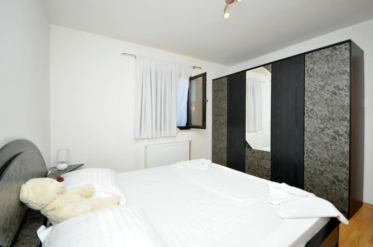 Roso Apartment With Sea View Трогир Экстерьер фото
