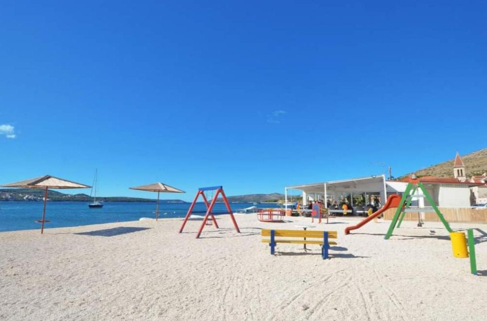 Roso Apartment With Sea View Трогир Экстерьер фото